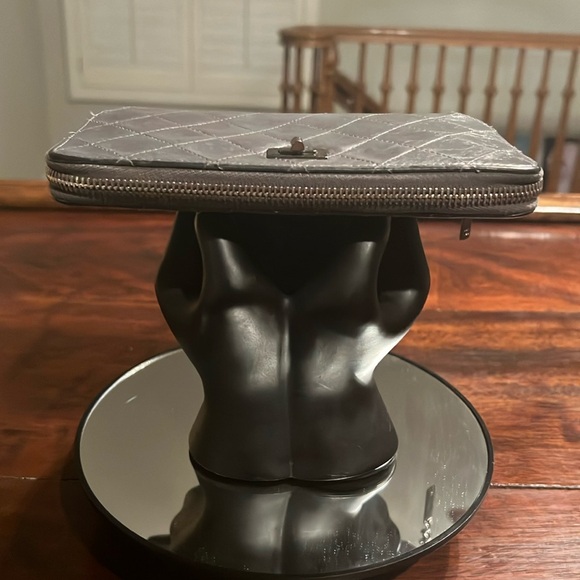 CHANEL Vintage Zip Around Wallet Gray/Blue - Picture 7 of 15